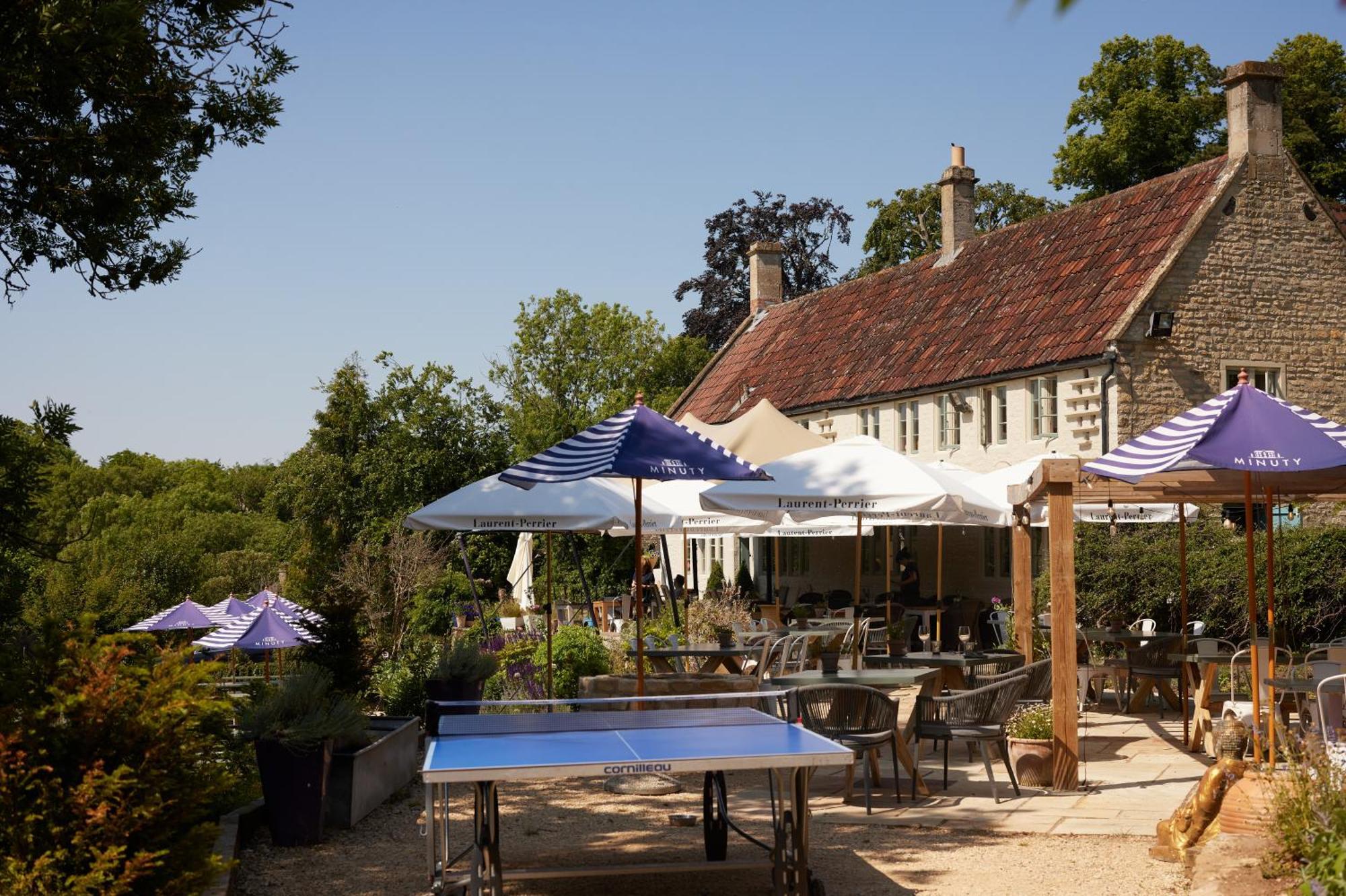ホテル The Wheatsheaf Combe Hay Wellow  エクステリア 写真